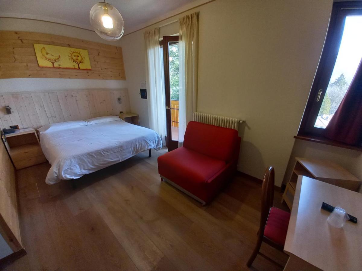 Hotel Prealpi Кастьоне-делла-Презолана Экстерьер фото